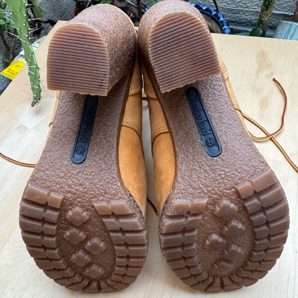 Timberland Glancy Wheat Nubuck 6-Inch Boots - Picture 10 of 12